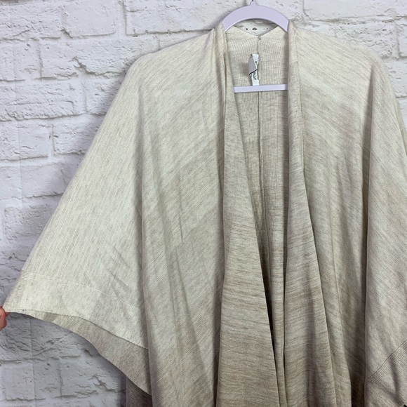 WHBM Draped Ombré Open Side Soft Shawl Sweater - Picture 4 of 8